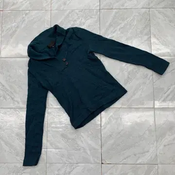 UNTITLED 니트 긴팔 버튼 포함 슬림핏 다크 그린 2