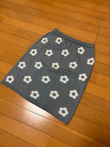 새상품 마리콴트 니트 스커트 블루