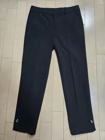 투 비 시크 TOBECHIC 비쥬 센터 프레스 팬츠 블랙 40