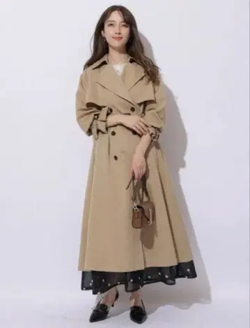 [미사용 새상품] 아푸와이저 리셰 벨티드 트렌치코트