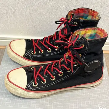 시더 크레스트 하이컷 스니커즈 24cm 상당 블랙 빨간색 끈 체크 무늬