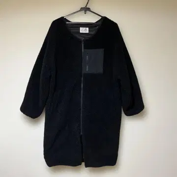 보아 소재 블랙 롱 코트