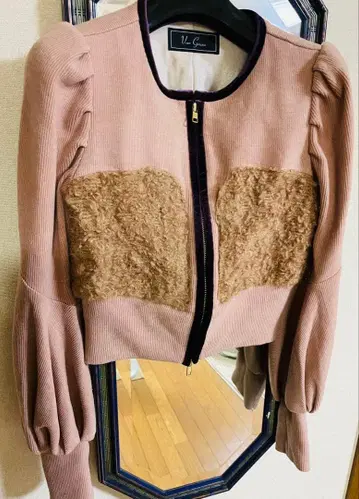 Vero Grazia 퍼 달린 핑크 리브 니트 가디건