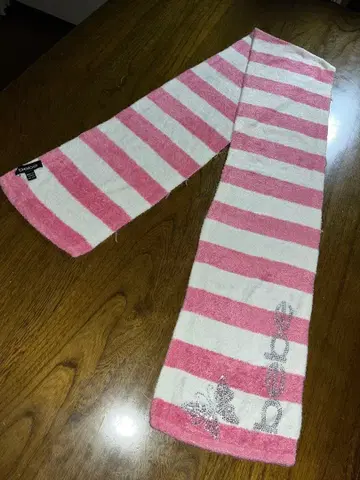 bebe 핑크/화이트 스트라이프 머플러