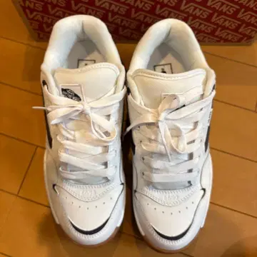 VANS [XLT] 화이트 스니커즈 27.5cm