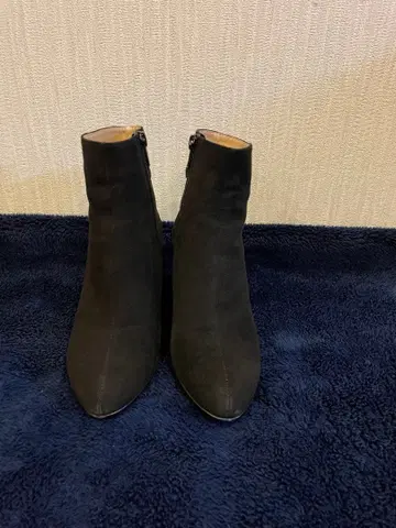 다이애나 스웨이드 블랙 숏부츠