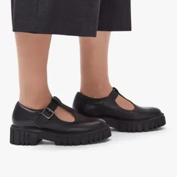 Clarks 페이지 바 T 스트랩 신발 블랙