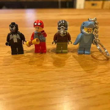 스파이더맨 인형 세트 + 상어 키링