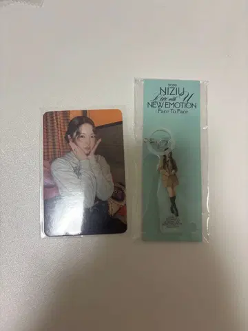 NiziU D상 아야카 표식 참