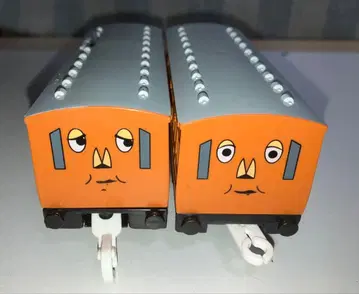 프라레일 토마스 관련 동력차 애니와 클라라벨 2량 작동 OK 중고품