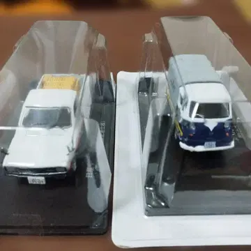 닛산 서니 트럭과 스바루 삼바 2대 세트