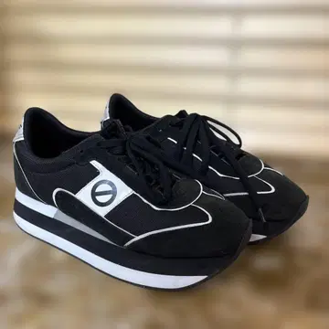 NO NAME 스웨이드 스니커즈 블랙/화이트