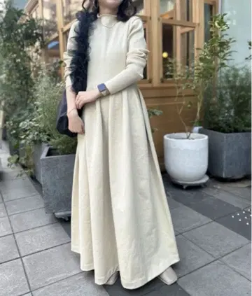 컨디션 최상 apart by 홀가먼트 니트 원피스 베이지