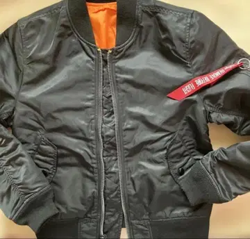 MA-1 스타일 블랙 자켓