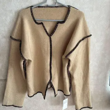 KBF 베이지 x 블랙 니트