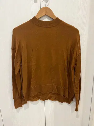 어반 리서치 브라운 긴팔 니트 크루넥