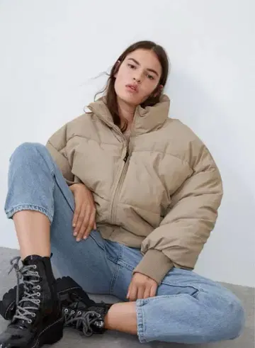 ZARA 러버 플랫 부츠 디테일 퍼프 자켓 여성용 S