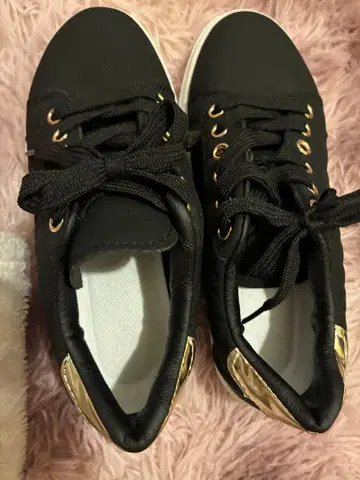 블랙 퀼팅 스니커즈