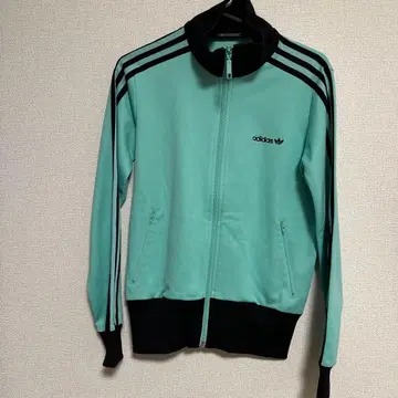 adidas 트랙 자켓 자수 로고 민트 그린!