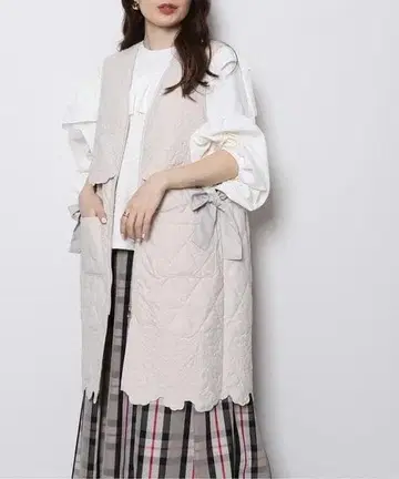 Re.Verofonna 스캘럽 퀼트 베스트