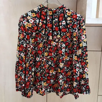 ZARA 꽃무늬 블라우스