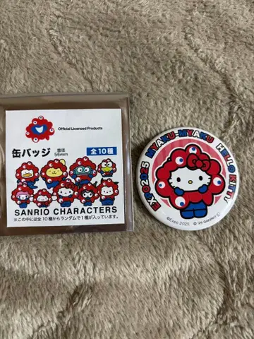 오사카 만박 산리오 나리키리 미야쿠미야쿠 캔뱃지 헬로키티
