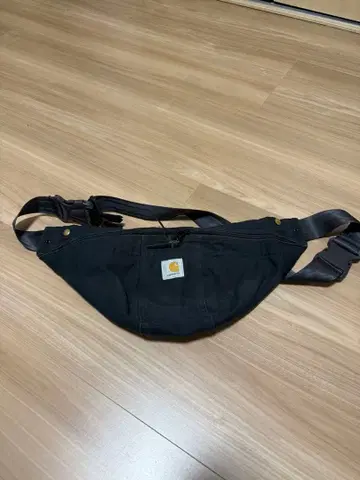 Carhartt 바디백 블랙 칼하트