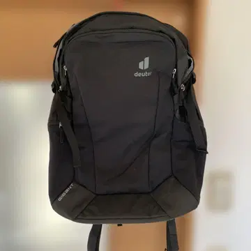 deuter 블랙 백팩