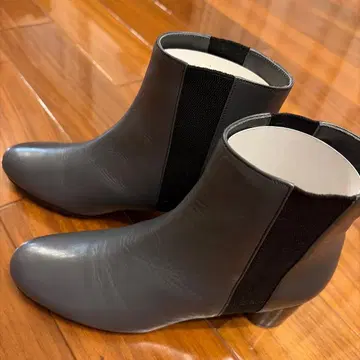 그레이 가죽 사이드 고어 부츠 22.5cm