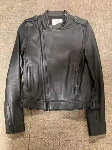 새상품급 STUDIOUS 라이더 자켓 사이즈 0