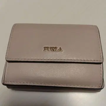 FURLA 베이지 3단 폴더형 지갑 부드러운 가죽