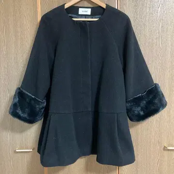 snidel 소매 퍼 블랙 코트