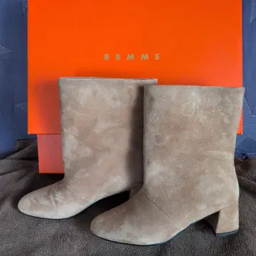 시착만 한 REMME 베이지 스웨이드 앵클부츠