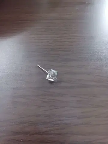 클리어스톤 스터드 귀걸이 한쪽용