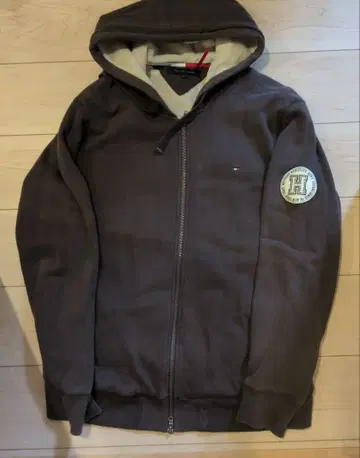 타미힐피거 후드 부착 후드티 브라운