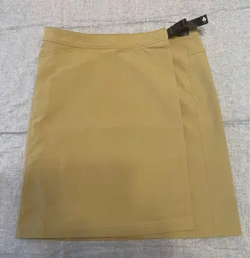 mont-bell 카키 랩 스타일 스커트