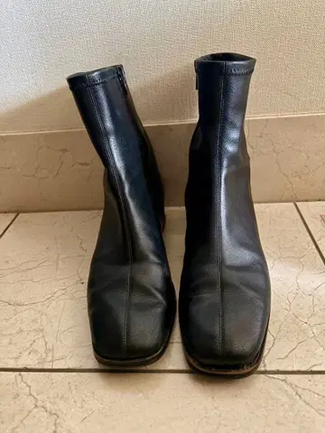 LE TALON 숏부츠 블랙 24 사이즈