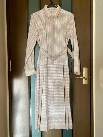 [ 새상품급 ] 그레이스 콘티넨탈 Diagram 셔츠 원피스 베이지