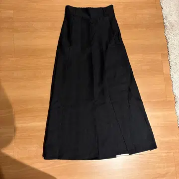 [ 새상품 ] LIAN 리안 플리츠 슬릿 스커트