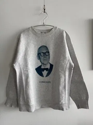 museum of daily 코르뷔지에 맨투맨 M 사이즈