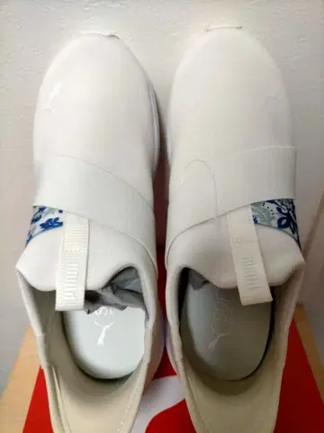 25cm PUMA 화이트 스니커즈