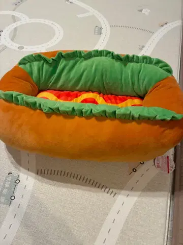 TAITO 한정판 핫도그형 봉제 인형 반려동물 침대 (압축 없음!)