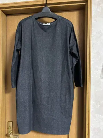 다크 그레이 꽃무늬 자수 튜닉