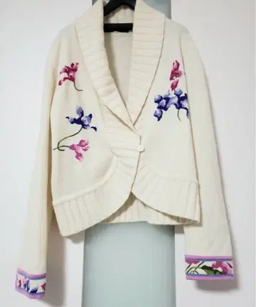 새상품급 레오나르 캐시미어 혼방 부드러운 가디건 넉넉한 40