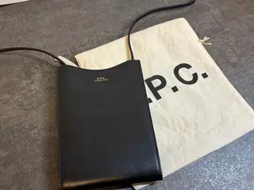 A.P.C. 블랙 숄더백