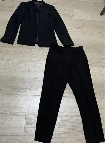 앵커우먼 블랙 x 테일러드 자켓 x 테이퍼드 팬츠 2종 세트