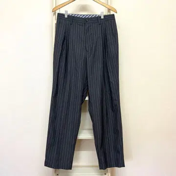 꼼사커뮨 2턱 와이드 테이퍼드 슬랙스 M 차콜 그레이