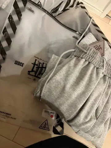 L 사이즈 S 사이즈 미사용 지하인 온라인 벌룬 스웨트 팬츠