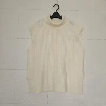 비기 아란 무늬 터틀넥 베스트 아이보리