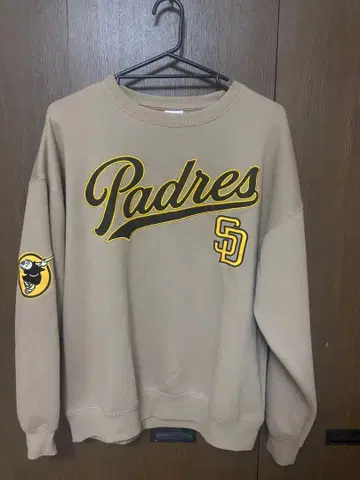 Padres 베이지 맨투맨